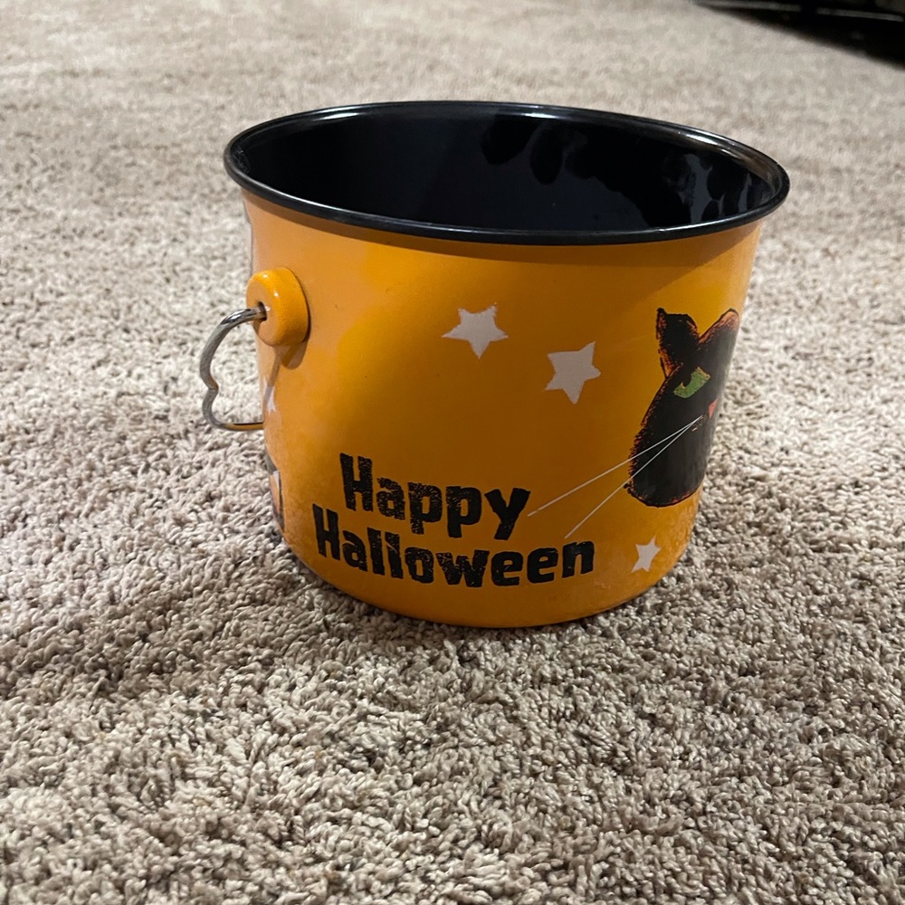 Metal Halloween bucket